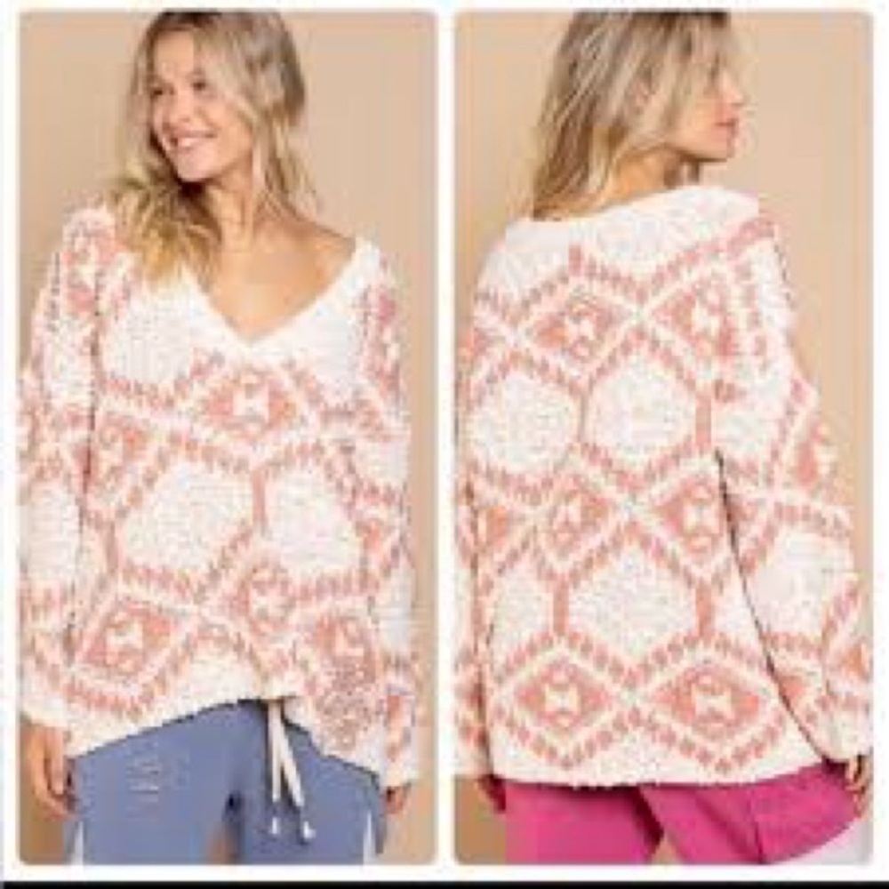 POL V-Neck Sweater in Pink and Cream